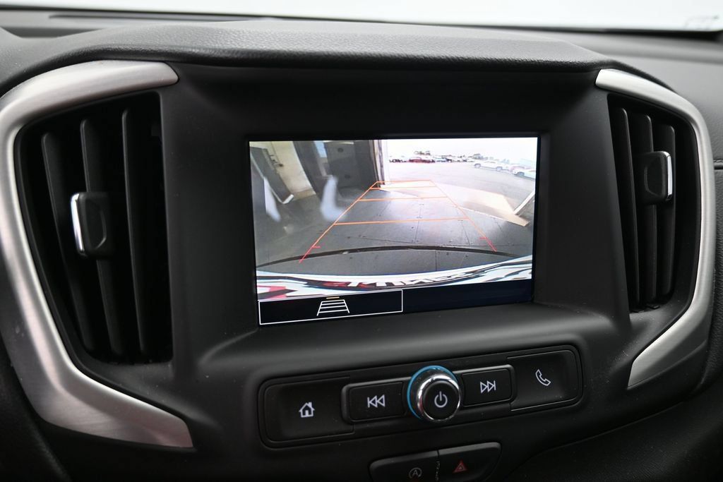 Used 2024 GMC Terrain SLE FWD image 31