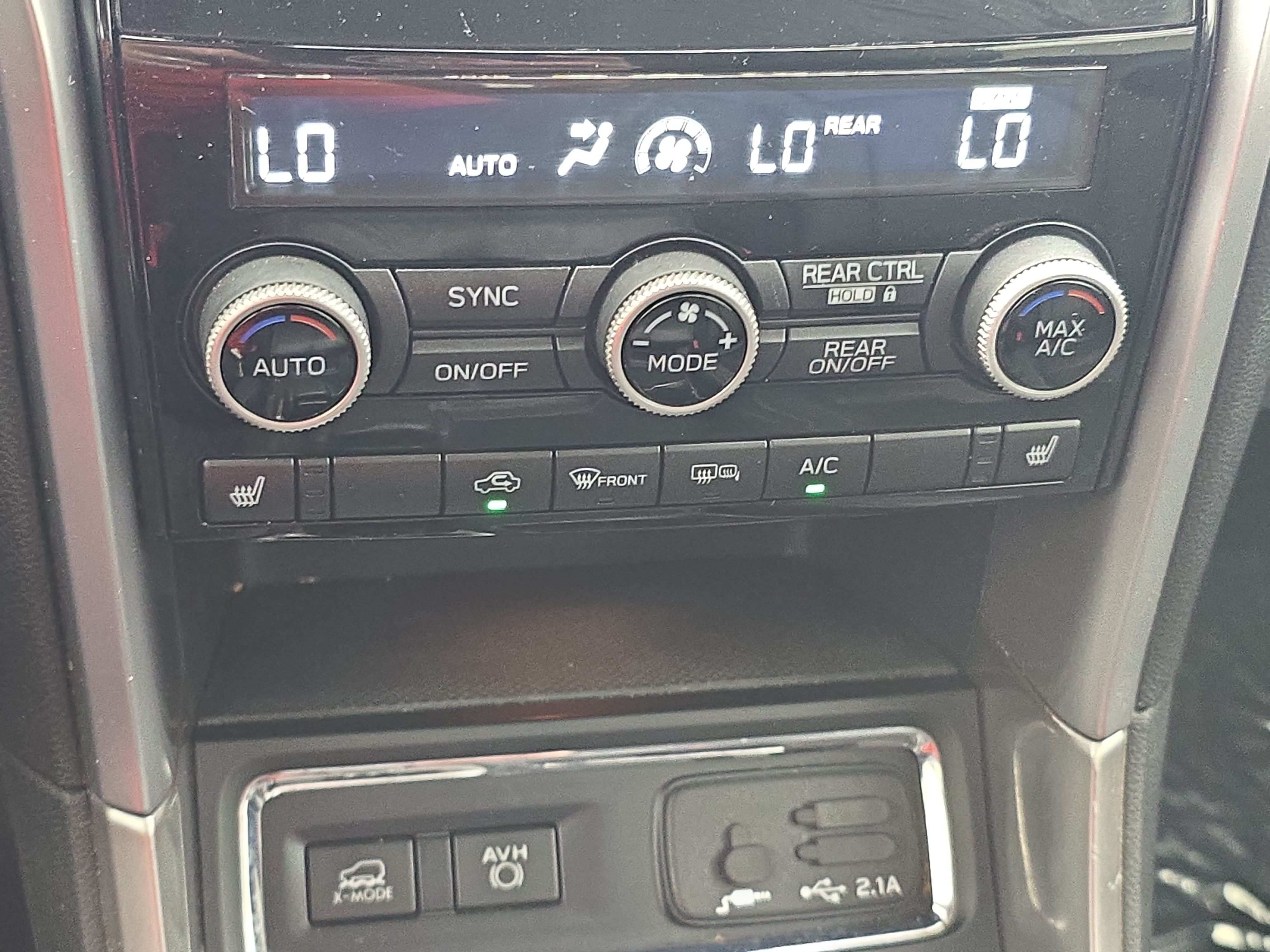 Used 2019 Subaru Ascent Limited AWD/4WD image 25