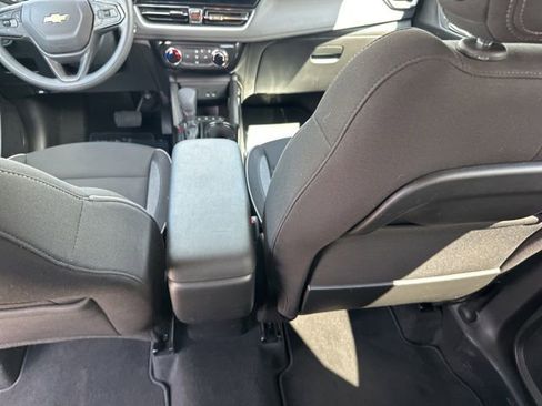 Used 2025 Chevrolet TrailBlazer LT image 33