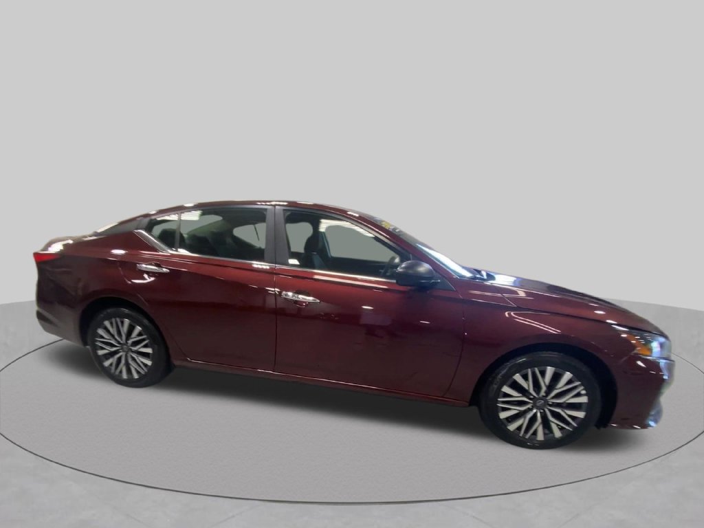 Used 2025 Nissan Altima 2.5 SV FWD image 6