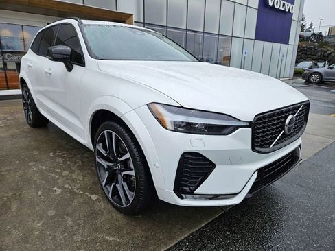 Used 2023 Volvo XC60 B6 Ultimate w/ Climate Package image 3