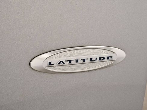 Used 2015 Jeep Patriot Latitude AWD/4WD image 21