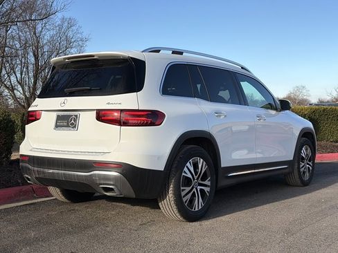 Used 2025 Mercedes-Benz GLB 250 4MATIC w/ Exclusive Package image 3