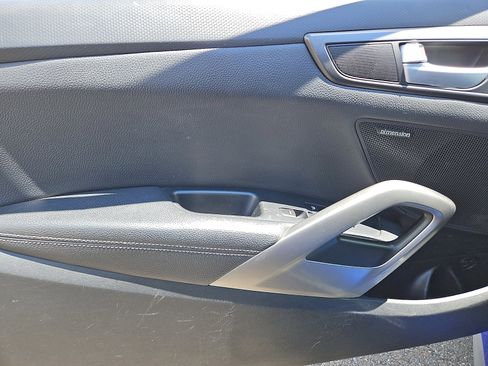 Used 2014 Hyundai Veloster Turbo FWD image 12