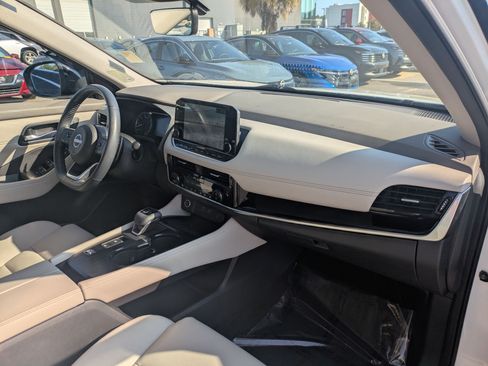 Certified 2023 Nissan Rogue SL w/ SL Premium Package FWD image 44