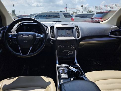 Used 2019 Ford Edge SEL w/ Equipment Group 201A FWD image 3