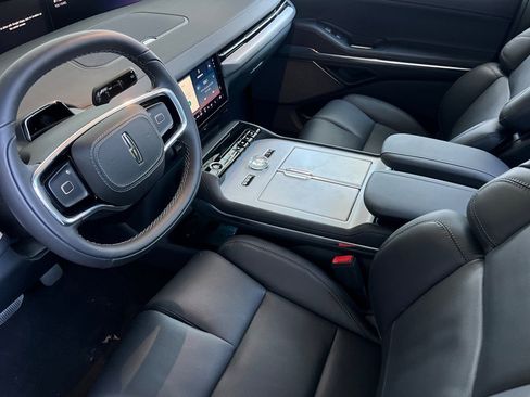 New 2026 Lincoln Navigator L Reserve image 8