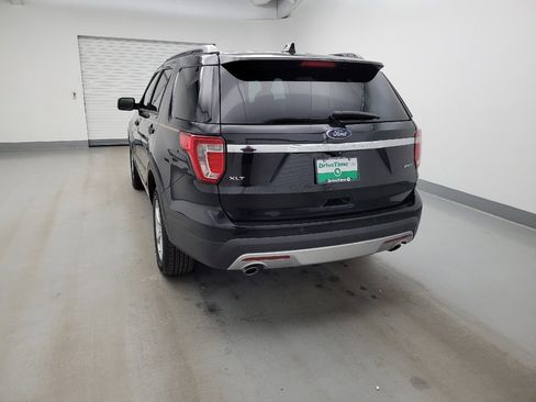 Used 2017 Ford Explorer XLT w/ Equipment Group 202A AWD/4WD image 6