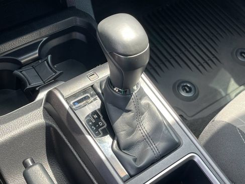Used 2022 Toyota Tacoma TRD Off-Road AWD/4WD image 22