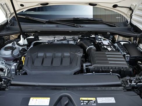 Certified 2025 Audi Q3 2.0T Premium Plus AWD/4WD image 31