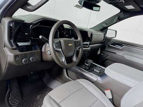 New 2026 Chevrolet Silverado 1500 LTZ w/ LTZ Premium Package AWD/4WD image 3
