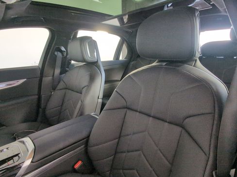 New 2026 BMW i7 eDrive50 w/ Executive Package image 23