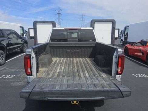 Used 2021 GMC Sierra 1500 SLT w/ SLT Premium Plus Package AWD/4WD image 9