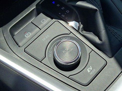 Certified 2023 Toyota RAV4 XLE w/ Convenience Package AWD/4WD image 16