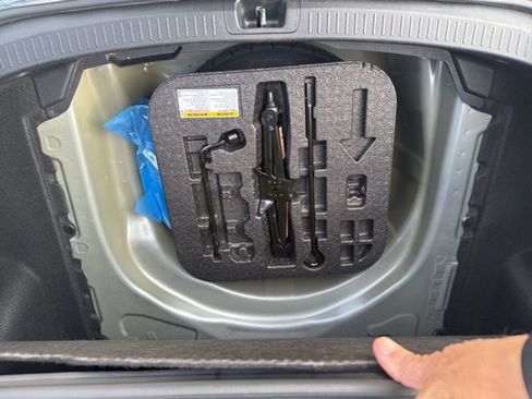 Used 2023 Toyota Corolla LE image 11