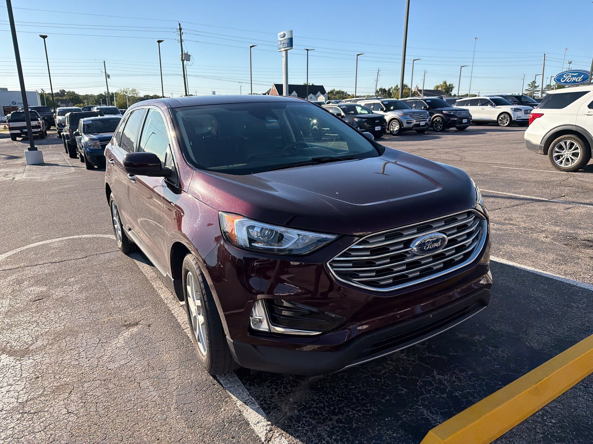 Used 2021 Ford Edge SEL AWD/4WD image 3