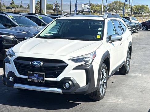 Used 2023 Subaru Outback Touring XT AWD/4WD image 3