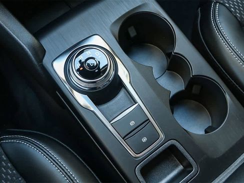 New 2025 Ford Escape SE w/ Class II Trailer Tow Package image 19