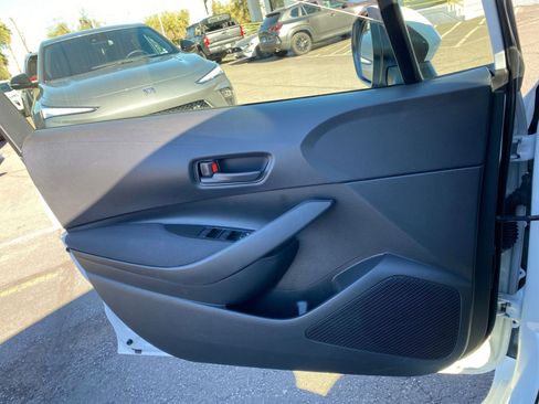 Used 2025 Toyota Corolla LE image 20