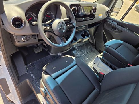 New 2025 Mercedes-Benz Sprinter 2500 image 12