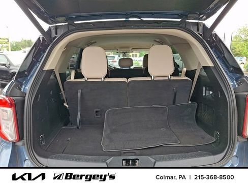 Used 2020 Ford Explorer XLT w/ Equipment Group 202A AWD/4WD image 31
