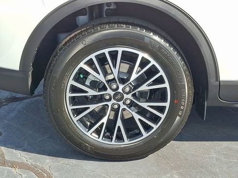 New 2025 Ford Escape SE image 18