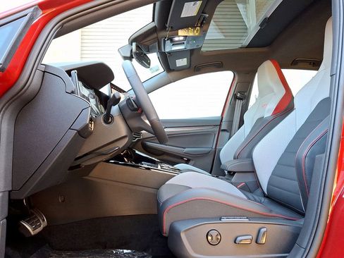 New 2026 Volkswagen GTI SE FWD image 10