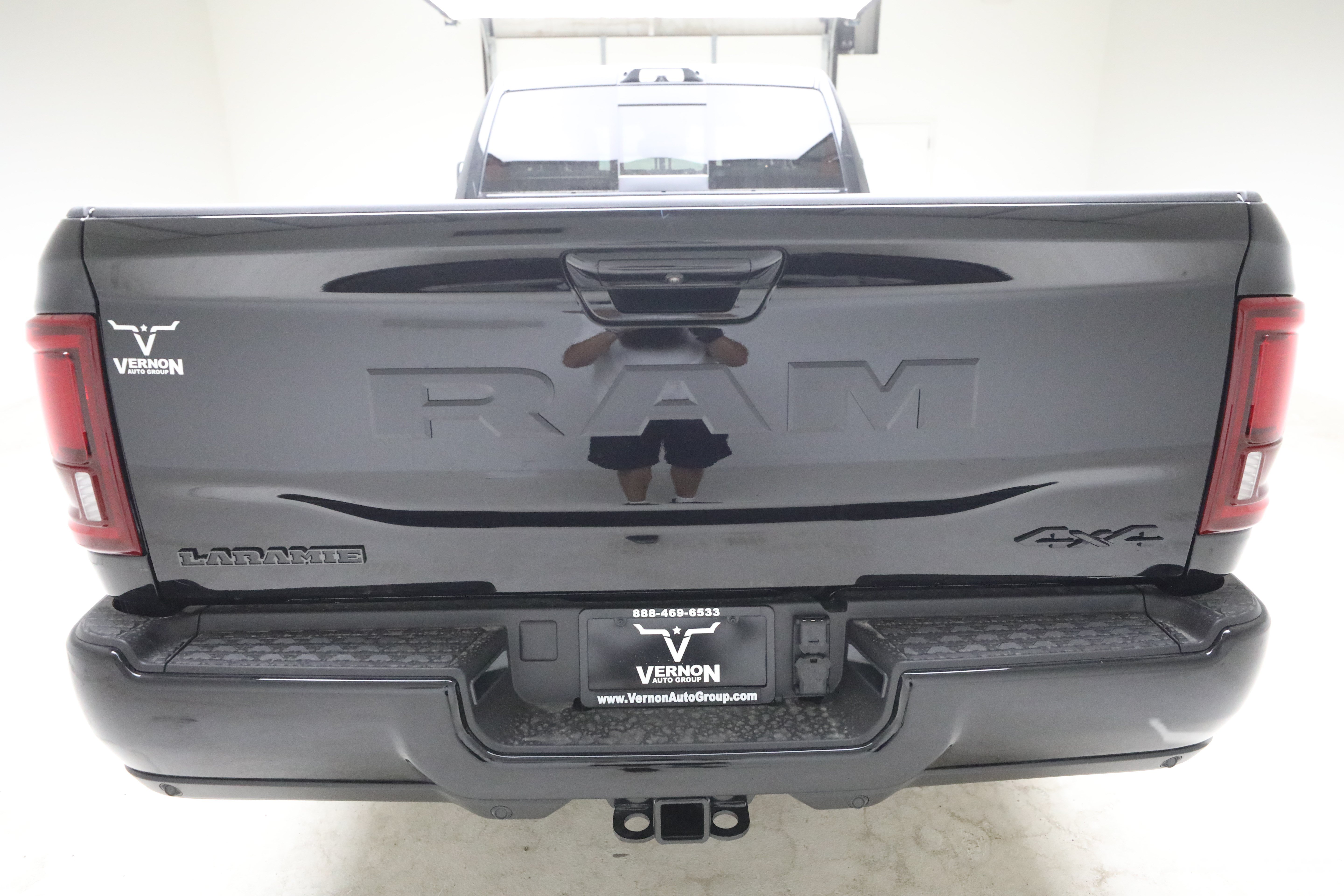 New 2026 RAM 3500 Laramie AWD/4WD image 4