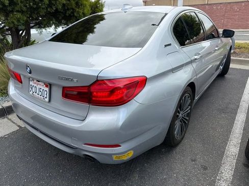 Used 2018 BMW 530e RWD image 1