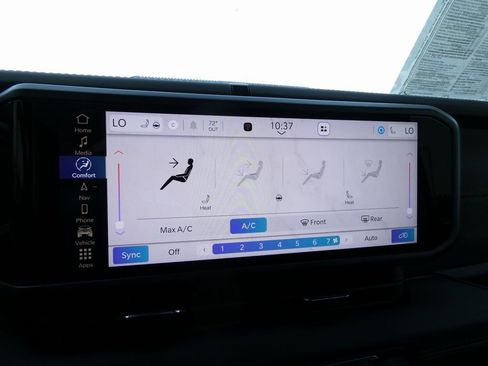 Used 2024 Jeep Wrangler Unlimited Rubicon w/ XTREMEE 35" Tire Package image 7