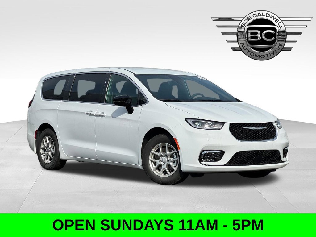 New 2026 Chrysler Pacifica Select FWD image 1