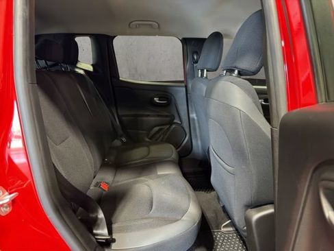 Used 2023 Jeep Renegade Latitude w/ Premium Group AWD/4WD image 22