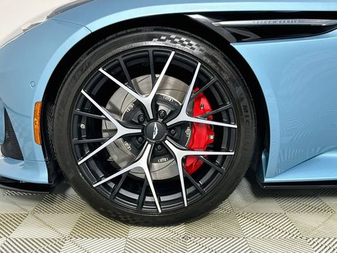Used 2024 Aston Martin DB12 Convertible RWD image 4