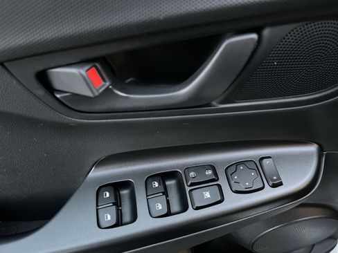 Used 2023 Hyundai Kona SEL image 18