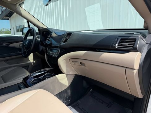 Used 2022 Honda Pilot Touring image 17