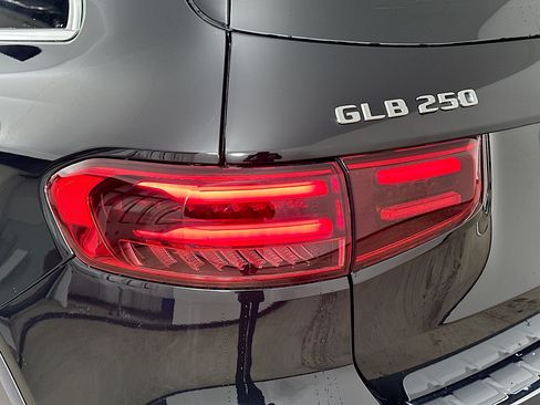 Used 2026 Mercedes-Benz GLB 250 4MATIC image 60