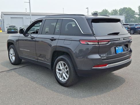 Used 2025 Jeep Grand Cherokee Laredo X w/ Luxury Tech Group I AWD/4WD image 4