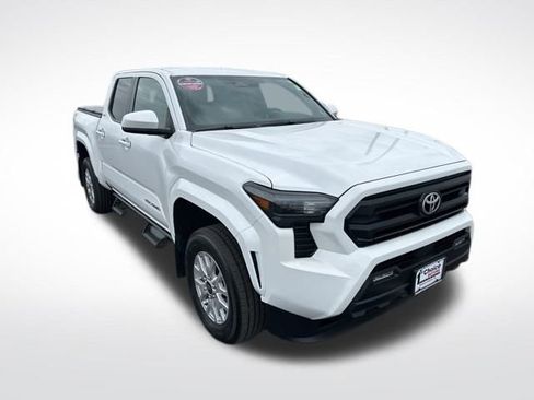 Used 2024 Toyota Tacoma SR5 image 8