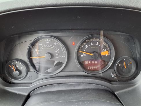 Used 2017 Jeep Patriot Latitude AWD/4WD image 19