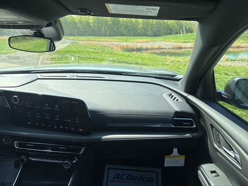 New 2026 Chevrolet Traverse LT w/ Midnight/Sport Edition FWD image 33