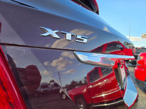 Used 2017 Cadillac XT5 Luxury image 28