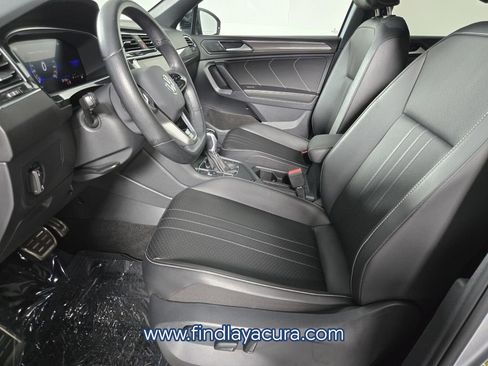 Used 2023 Volkswagen Tiguan SE R-Line image 12