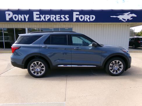 New 2025 Ford Explorer Active w/ Active Comfort Package image 2