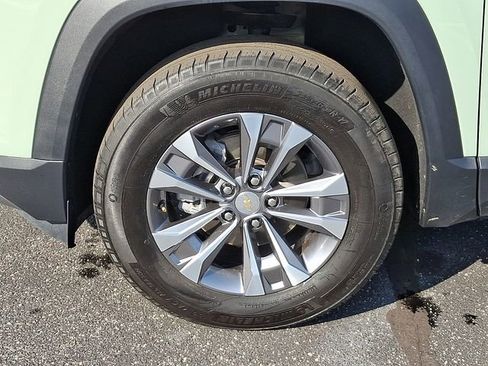 Used 2025 Chevrolet Equinox LT w/ Convenience Package II image 8