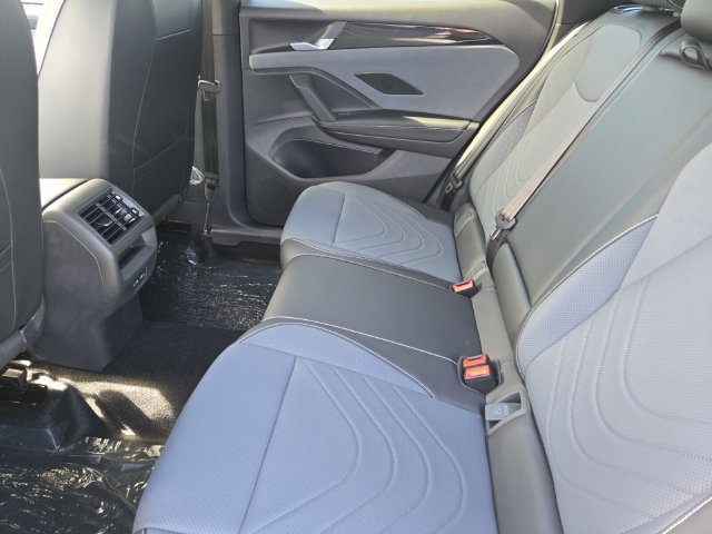 New 2026 Volkswagen Tiguan SE R-Line FWD image 8