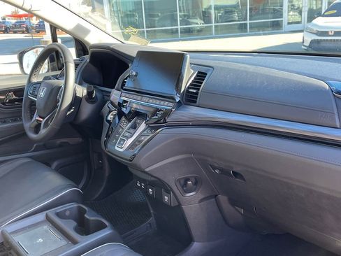 Used 2025 Honda Odyssey Elite image 13
