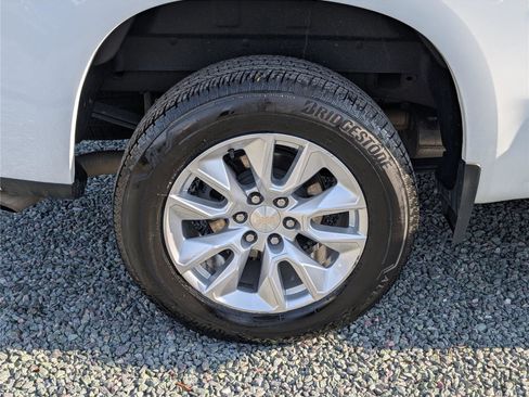 Used 2023 Chevrolet Silverado 1500 Custom image 9