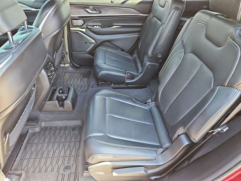 Used 2022 Jeep Grand Cherokee L Overland w/ Advanced Protech Group III AWD/4WD image 25