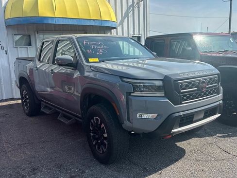 Used 2022 Nissan Frontier Pro-X RWD image 5