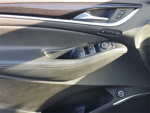 Certified 2021 Buick Enclave Avenir w/ Avenir Technology Package image 17